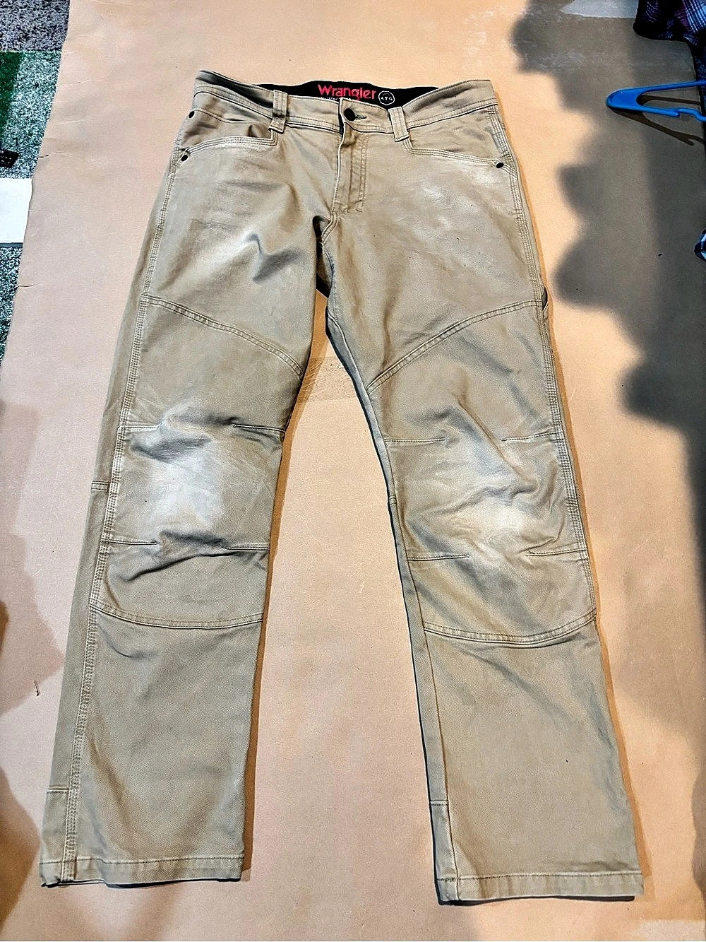 Wrangler All Terrain Gear Men's Cargo Pants in Beige brand new upcycled.